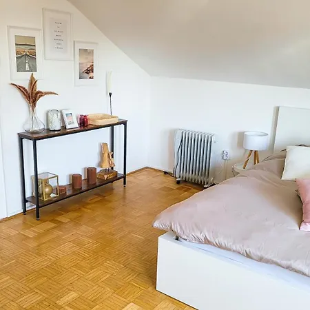 Apartment Dg R- Helle 2-zimmer Nähe Salzburg *